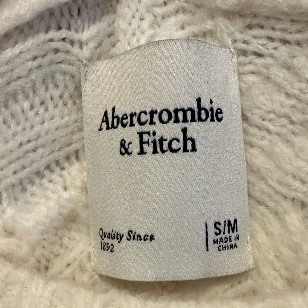 Abercrombie & Fitch Cable Crew Dolman Sweater (Size S/M) - Picture 4 of 4